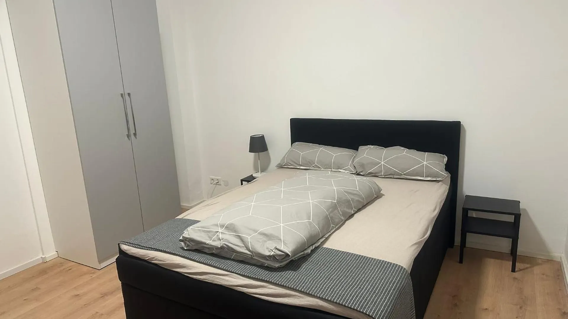 Cheema Apartments פרנקפורט